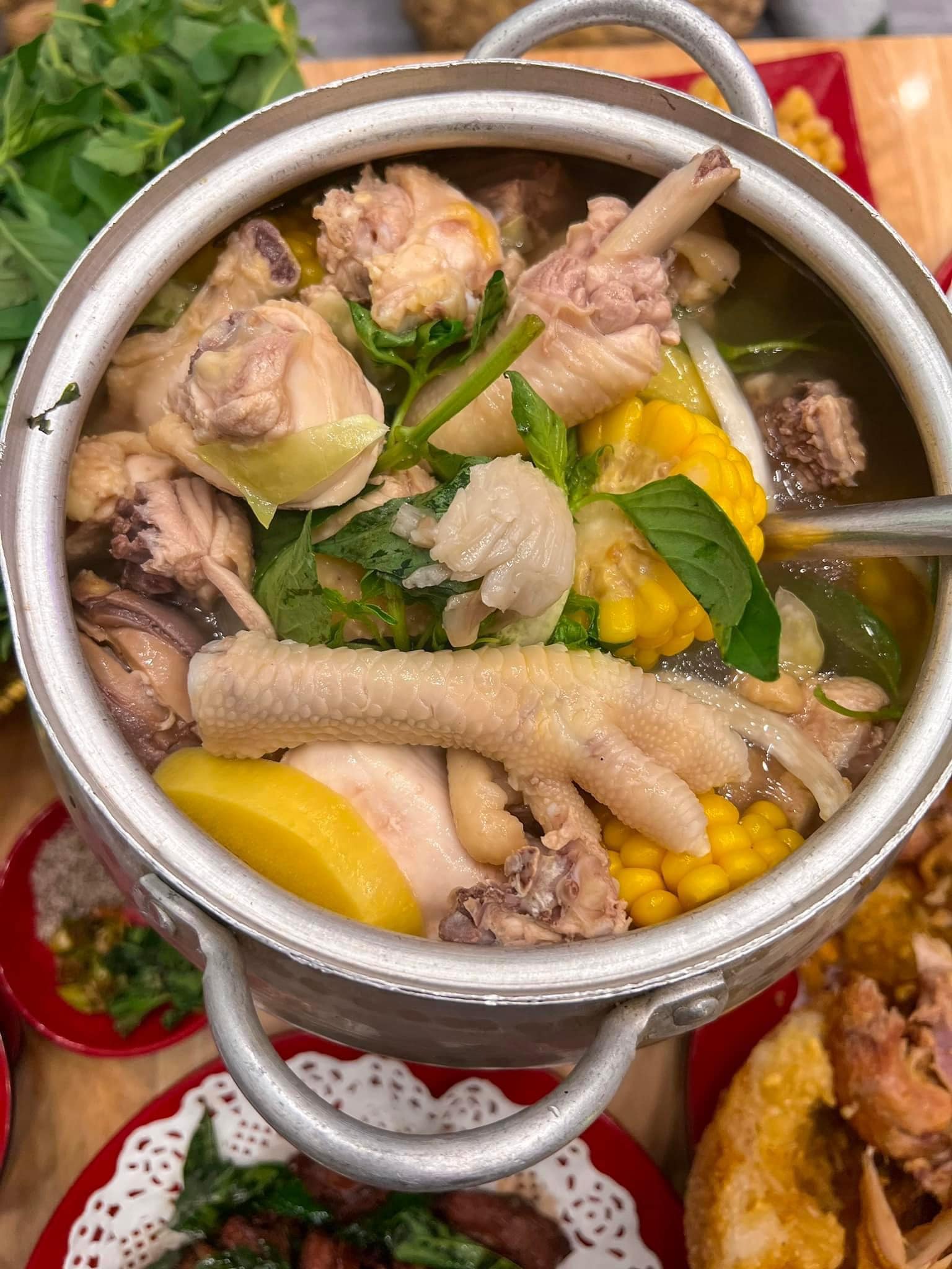 Lẩu 135 - Nguyễn Văn Tuyết