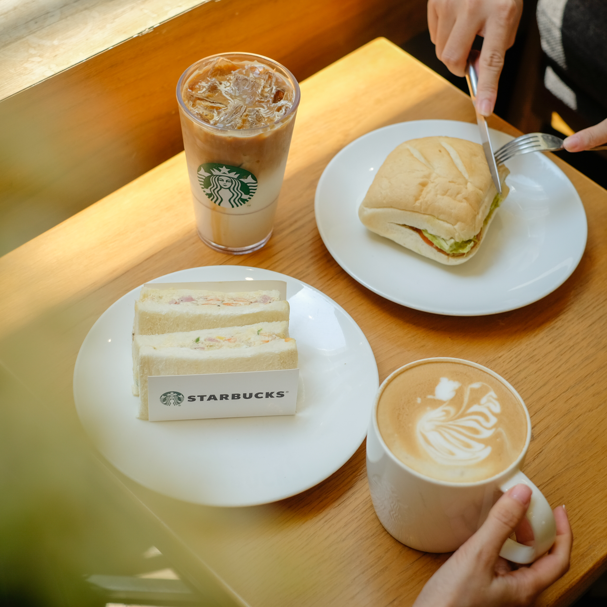 Starbucks Vincom Đồng Khởi - Lê Thánh Tôn
