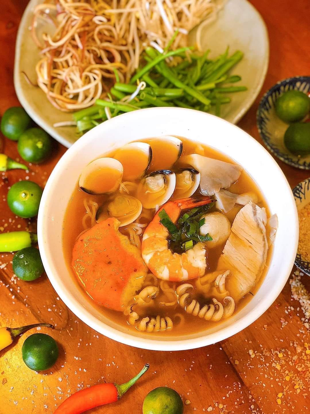 Bún Thái Hải Sản Anh Đào - Lê Văn Lương