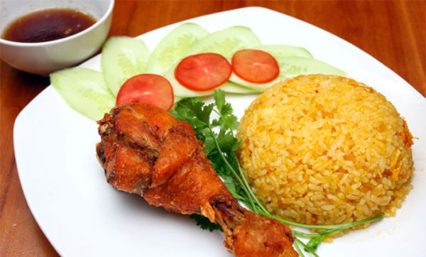 Cơm Gà Nướng Sữa Thái Huy - Huỳnh Tịnh Của