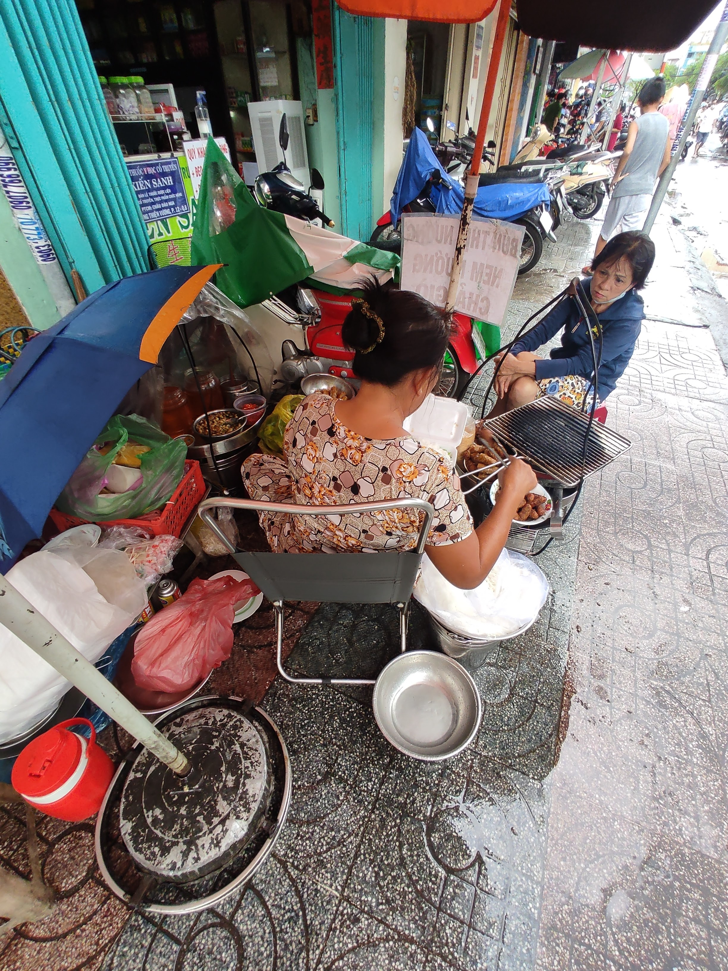 Bún Thịt Nướng Cô Phượng - Tùng Thịên Vương