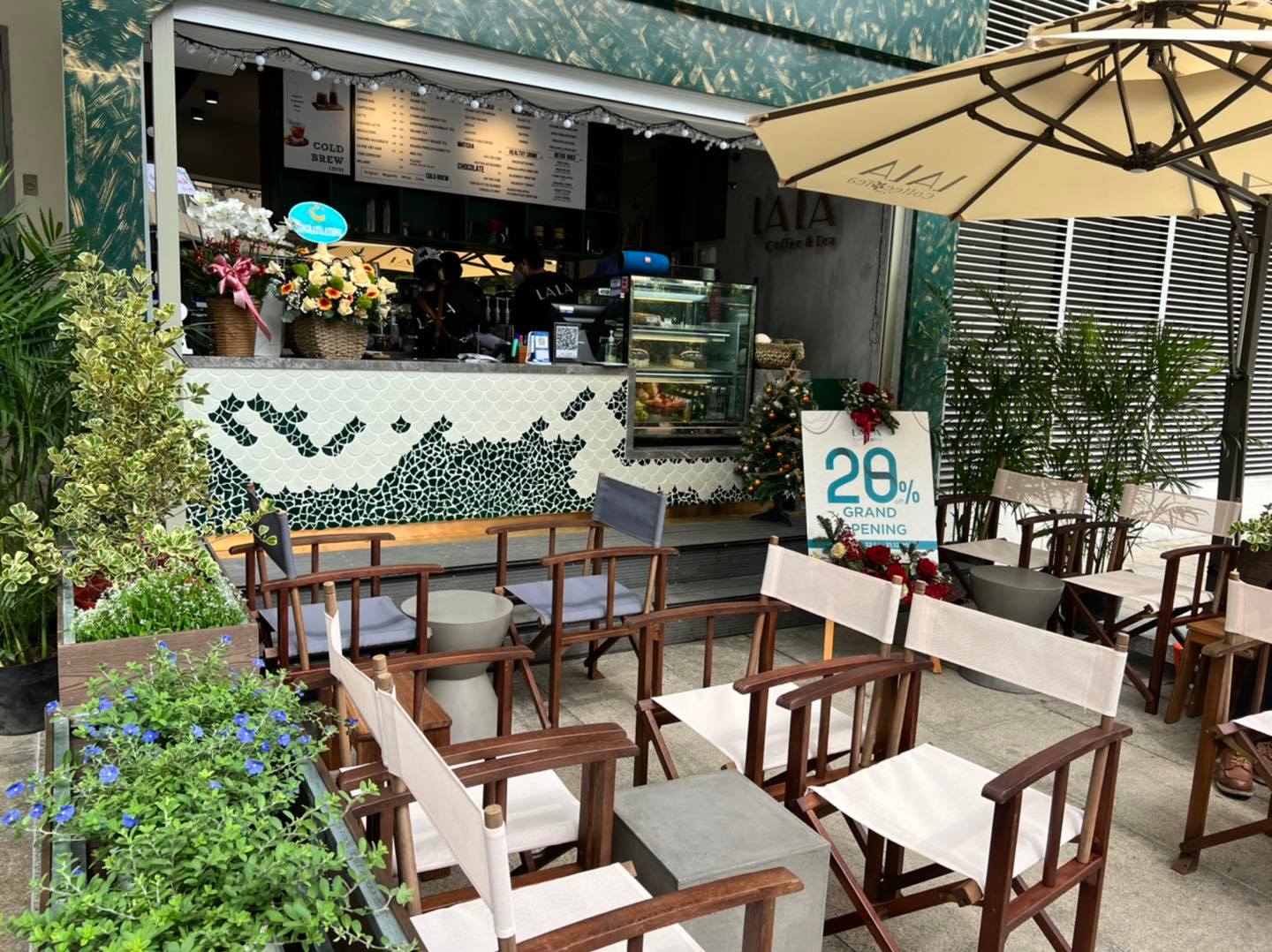 Lala Coffee & Tea - Crescent Mall