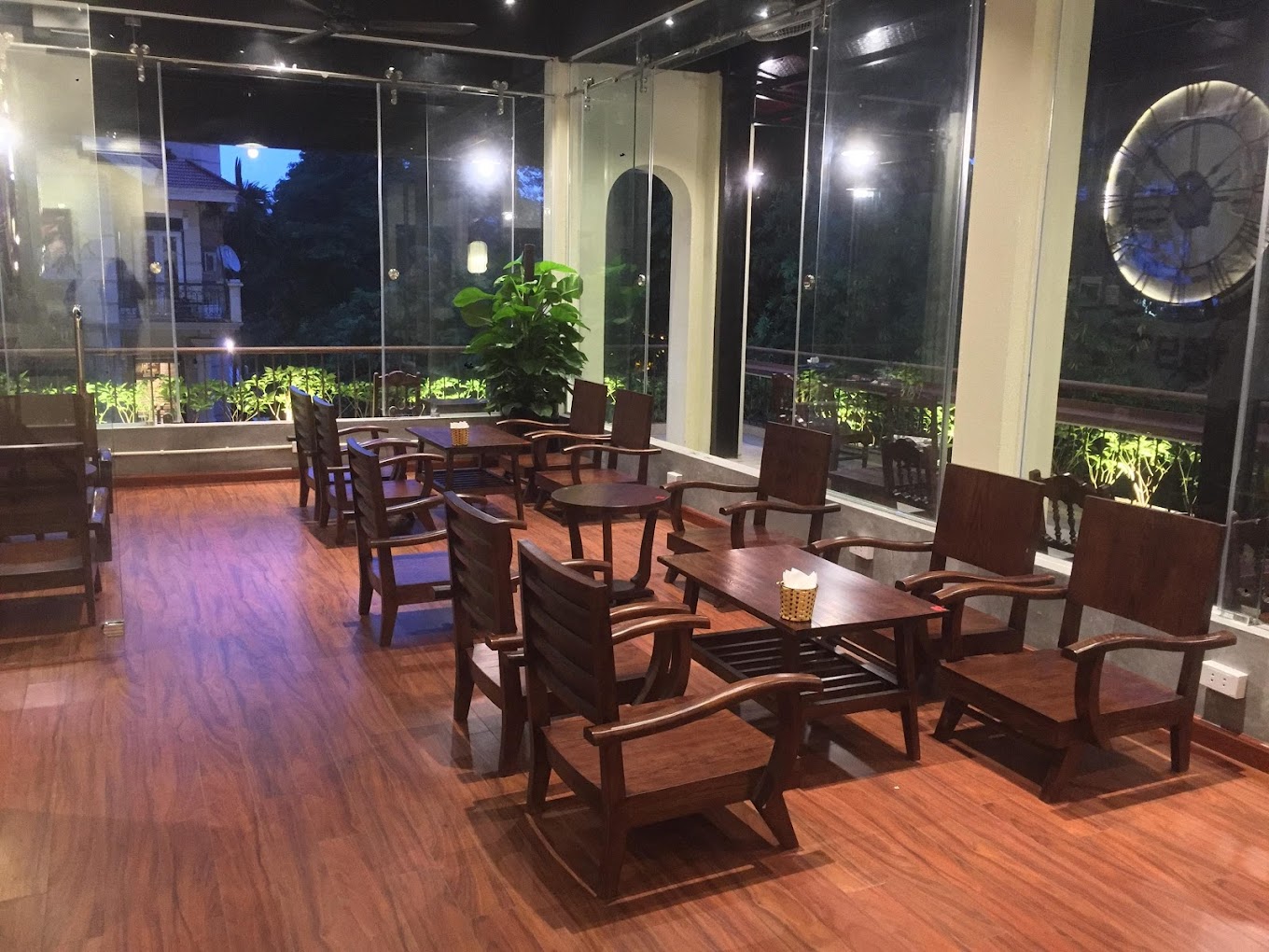 Aha Cafe - Tô Hiệu