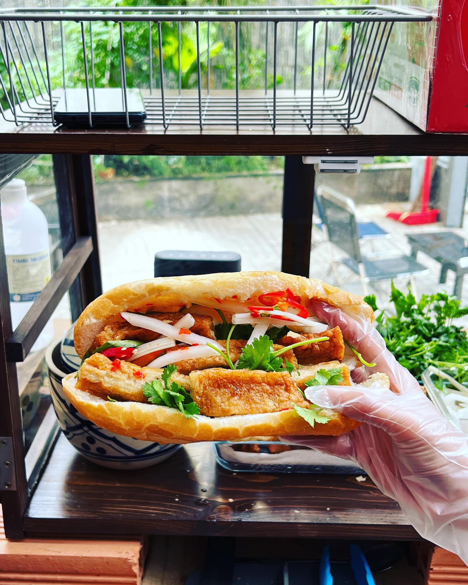 Bánh Mỳ Tuấn Tú - Tạ Quang Bửu