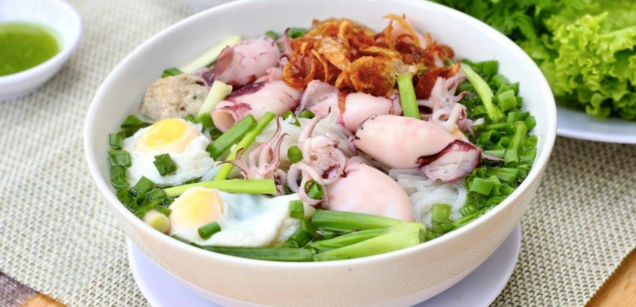 Quán Mì Gia Quảng Đông - Cách Mạng Tháng Tám