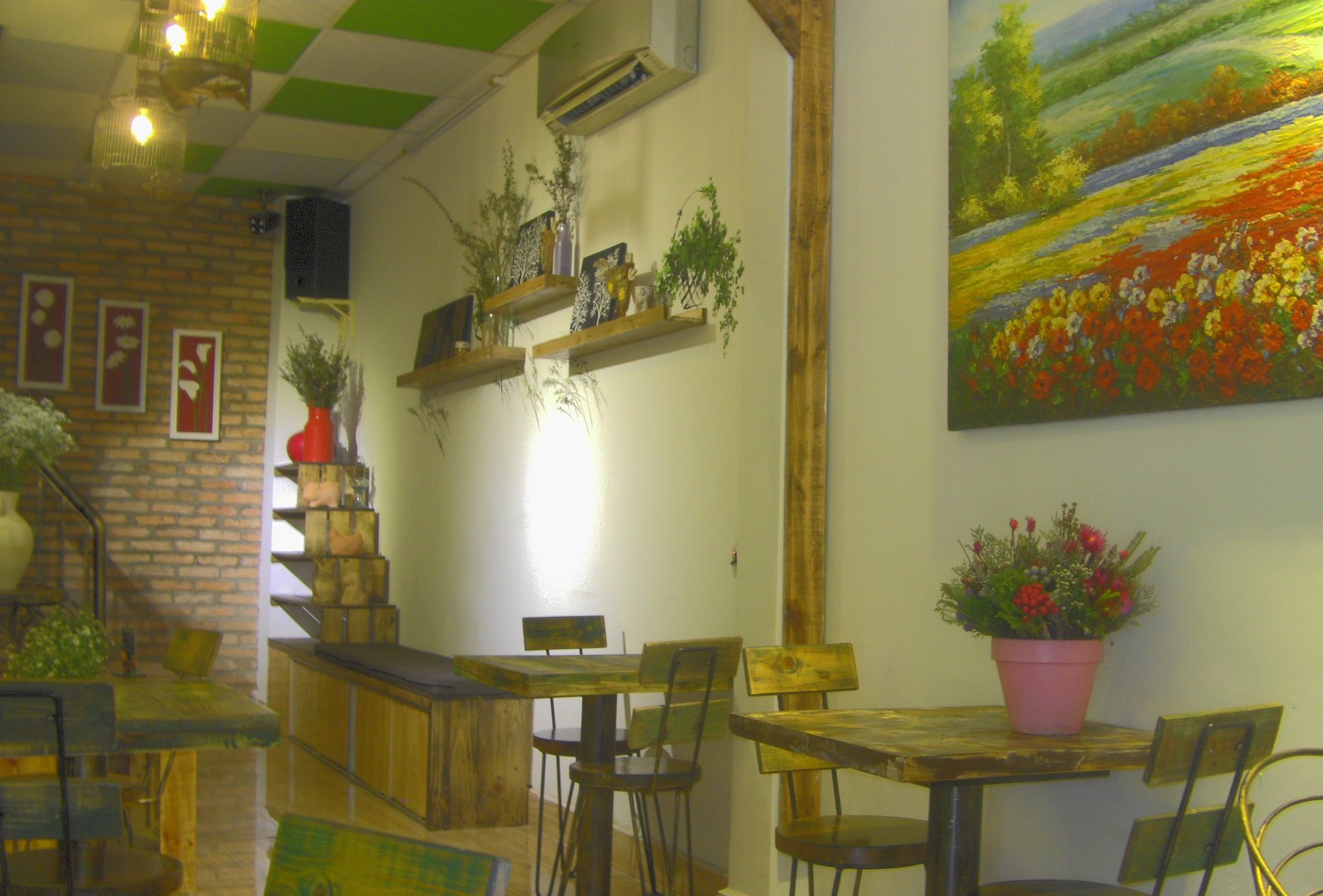 Myn Coffee & Restaurant - Lạc Long Quân