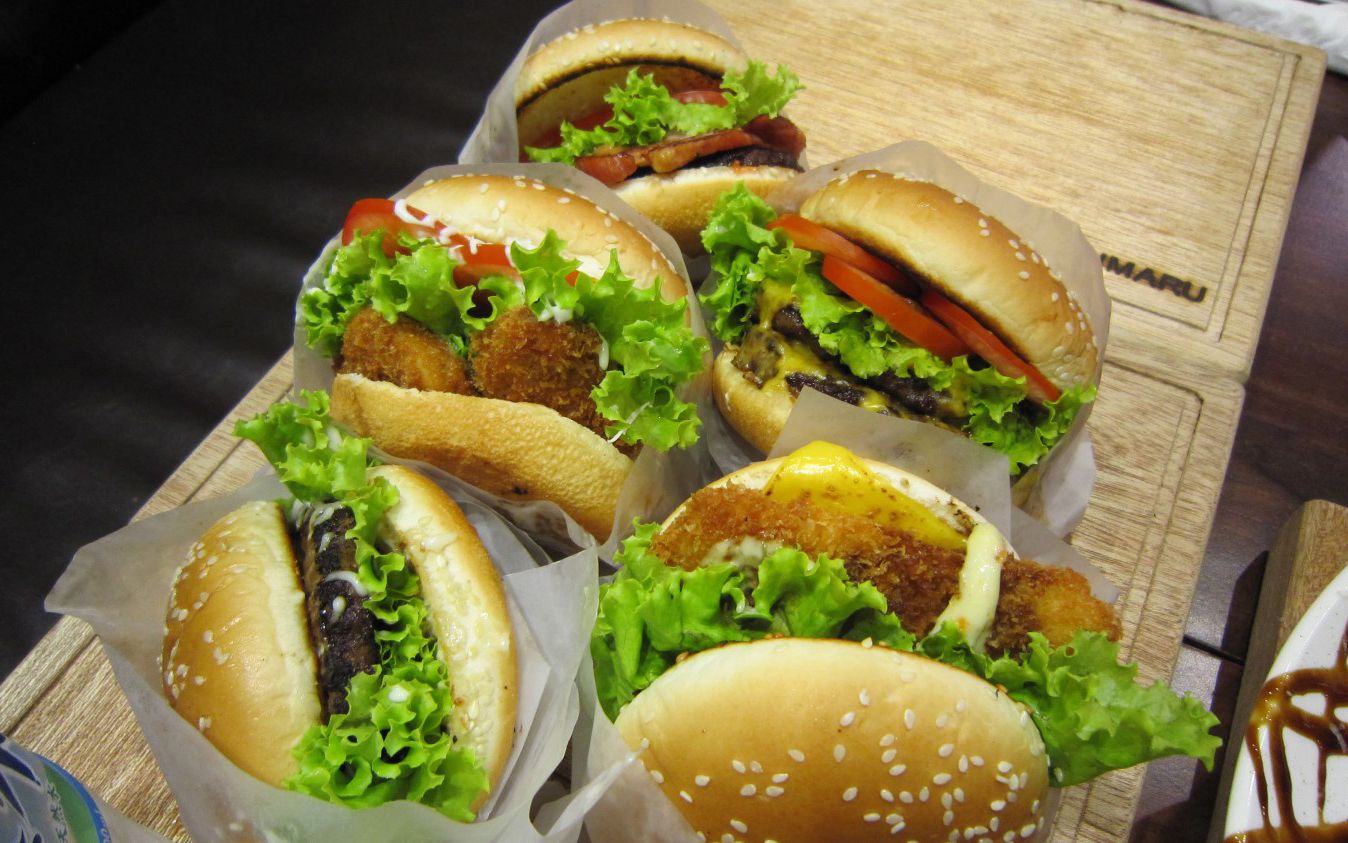 Tiệm Bánh Mì Burger Station - Lê Văn Sỹ