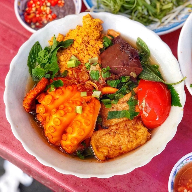 Nhà Vân - Bún Riêu Tôm Cua - Hoa Huệ