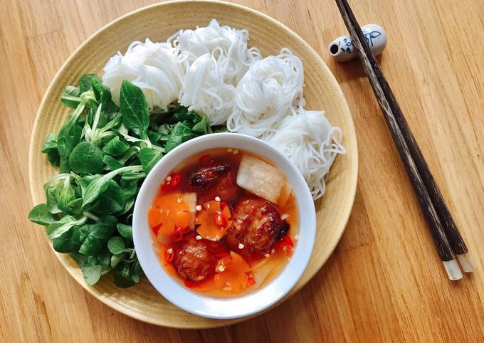 Thanh Huyền - Bún Chả - Bạch Đằng