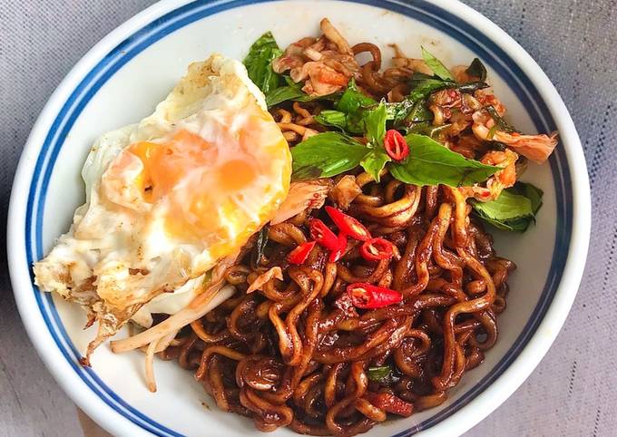 Mì Tương Đen Hakenfu - Trần Hữu Trang
