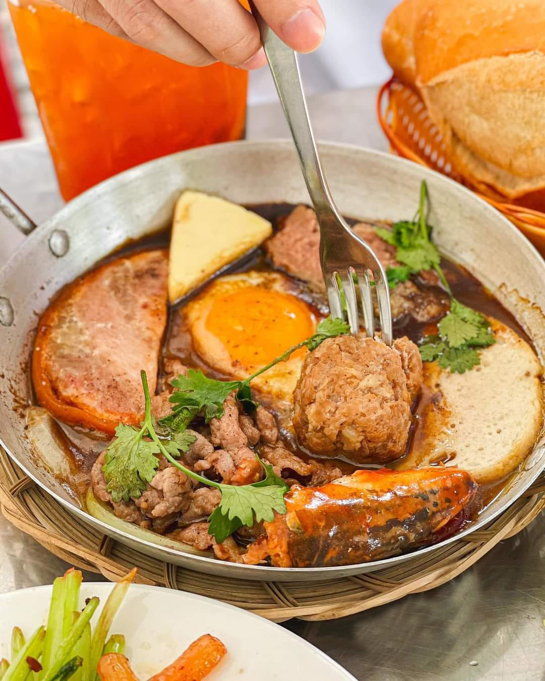 Bánh Mì Chảo - Ngõ Tự Do