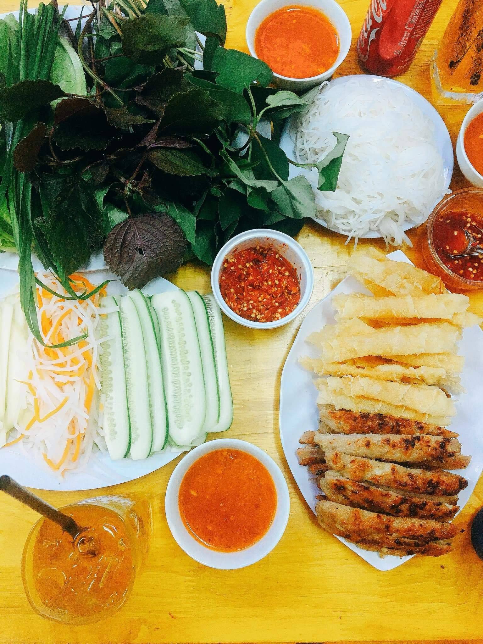 Bánh Canh Hà Lan & Nem Nướng - Huỳnh Tấn Phát