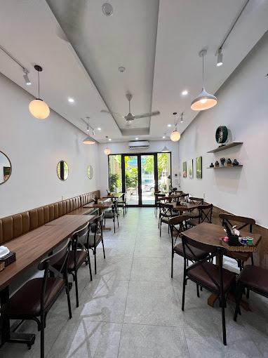 Ayi Bistro - Hoàng Văn Thụ