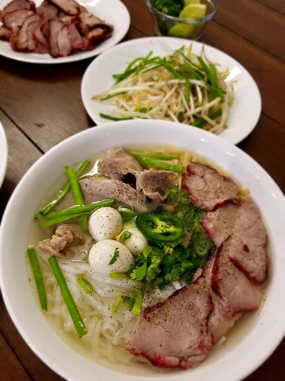 Phượng - Hủ Tiếu Nam Vang & Bò Kho - Nguyễn Văn Nghi