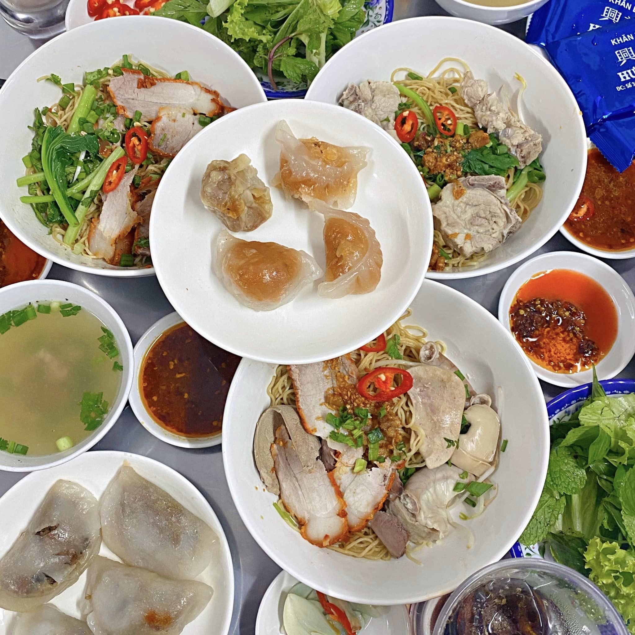 Hoàng Ký Mì Gia - Lê Văn Lương