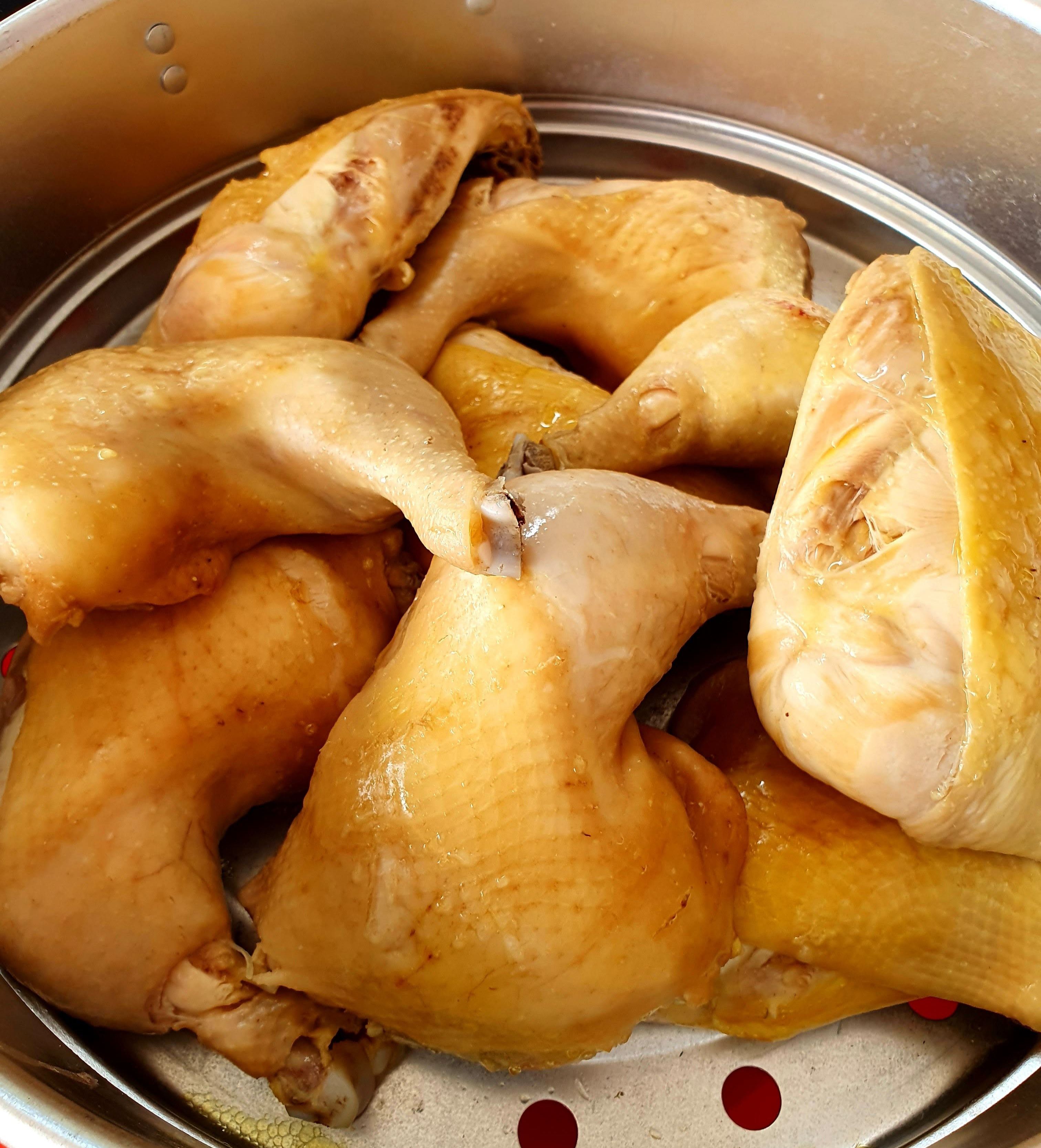 A Quàng - Cơm Gà Mắm Tỏi - Vườn Lài